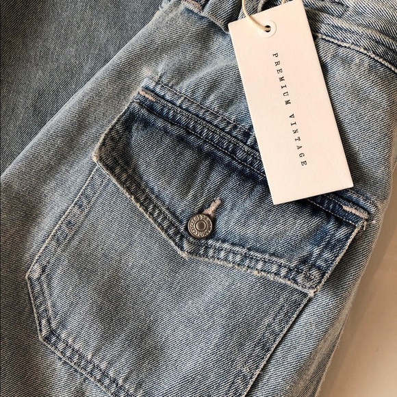 Citizens of Humanity “Eva Utility Crop” Jeans - Picture 5 of 6